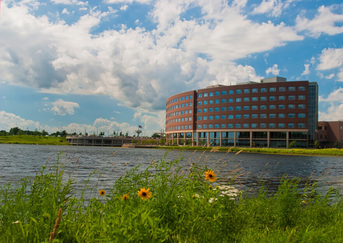 Advocate Aurora Health pledge: 100% renewable electricity by 2030