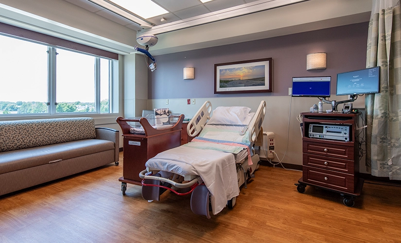 Patient room in Kenosha birthing center at Aurora Medical Center